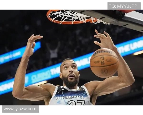 爱德华兹39分5助攻彪炳数据却无缘最佳，克莱末节17分逆转独占鳌头